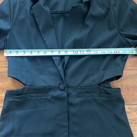Nasty Gal Cut-Out Tonight Tailored Blazer Size 5 - Picture 6 of 8